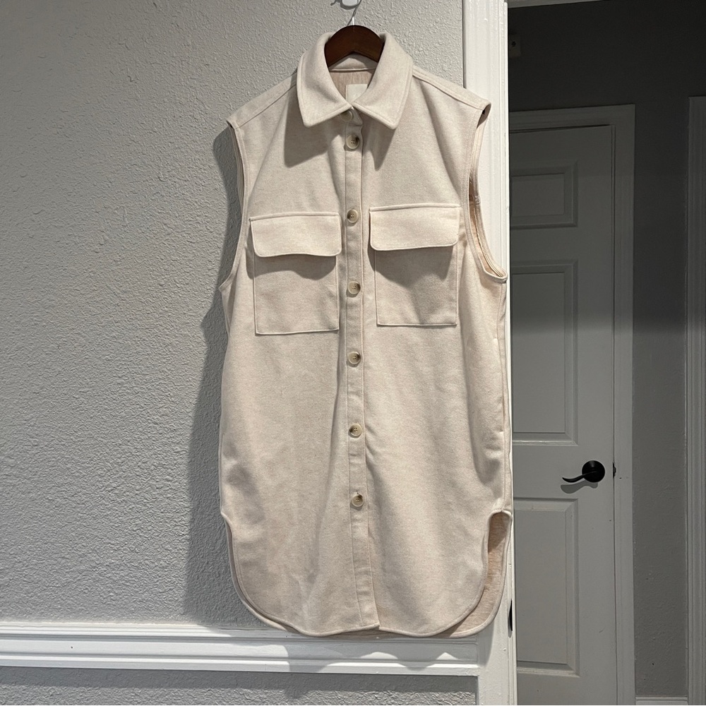 H&M women’s Sleeveless Cream Button-Up dress vest S